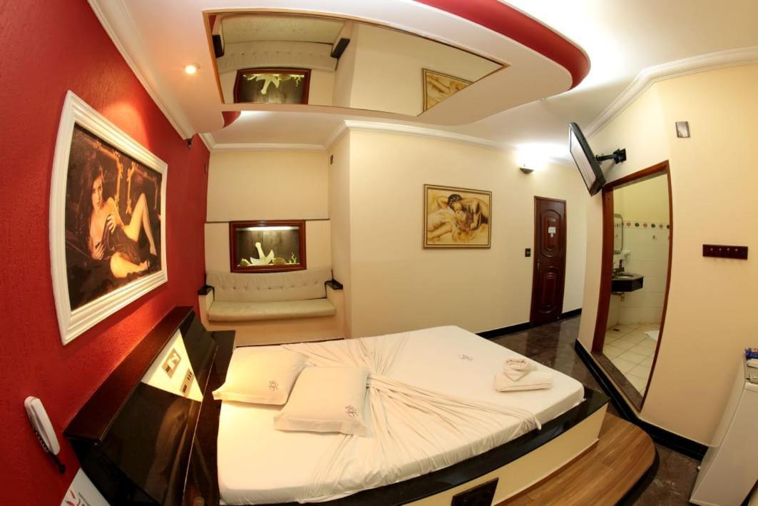 Hotel & Motel Le Baron (Adults Only) Pôrto Ferreira Екстериор снимка