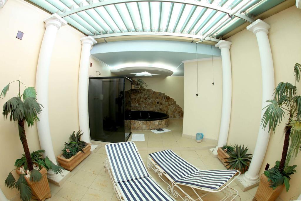Hotel & Motel Le Baron (Adults Only) Pôrto Ferreira Стая снимка