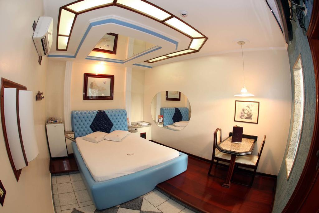 Hotel & Motel Le Baron (Adults Only) Pôrto Ferreira Стая снимка