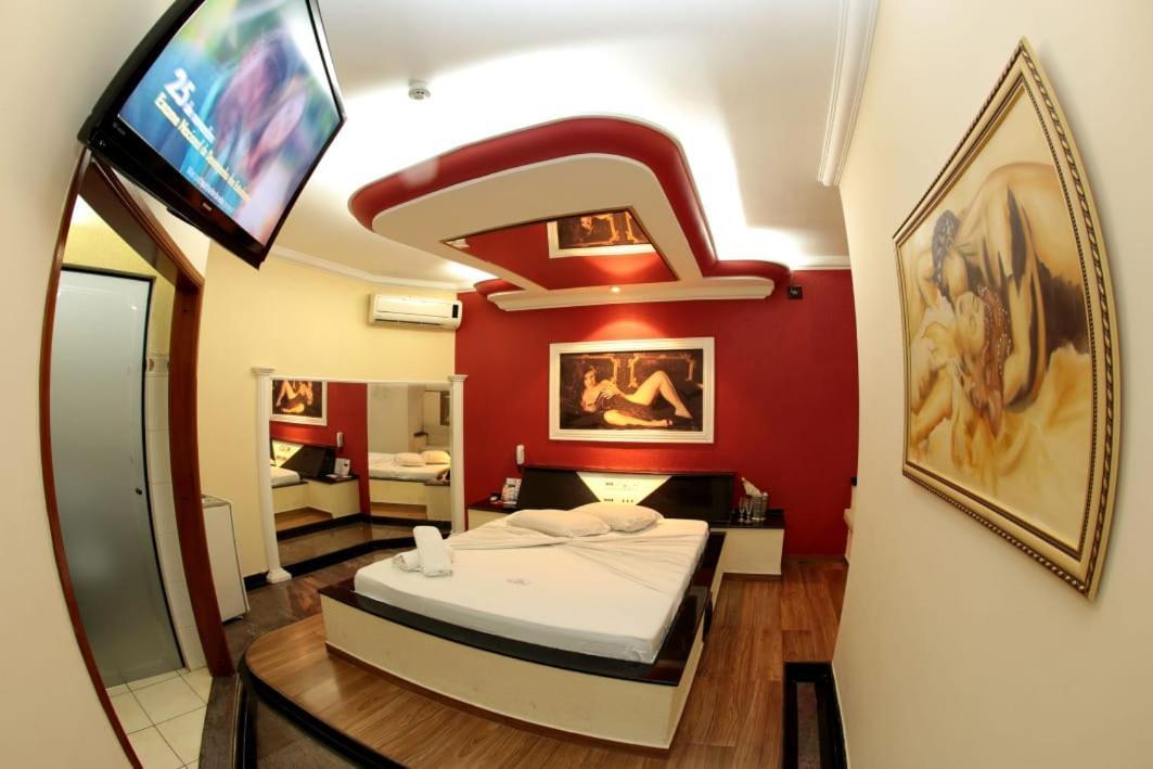 Hotel & Motel Le Baron (Adults Only) Pôrto Ferreira Екстериор снимка